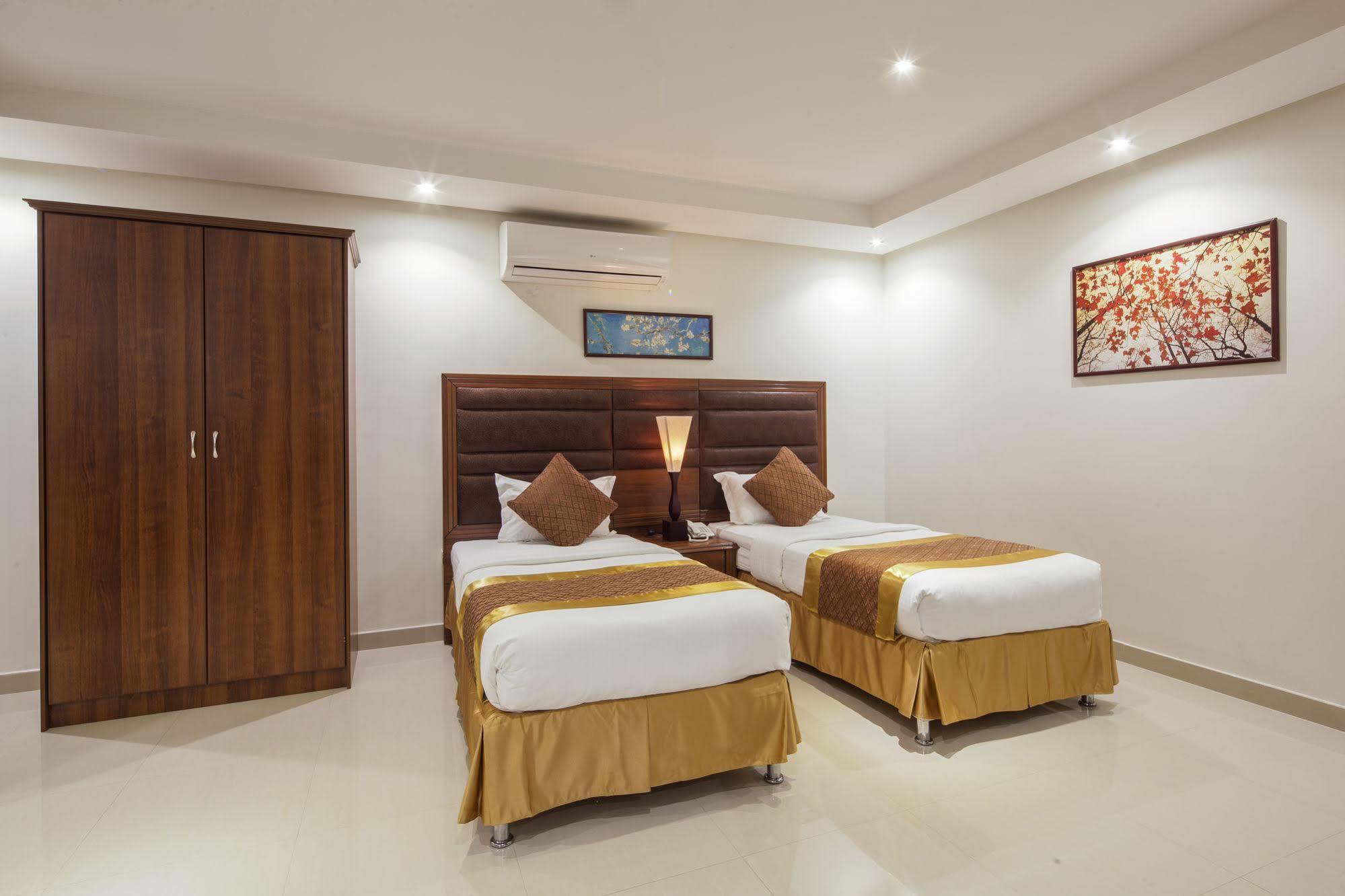 ריאד Burj Alhayah Hotel Suites Alfalah מראה חיצוני תמונה